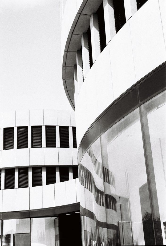 Architektur auf dem Gelände der Leica Welt,